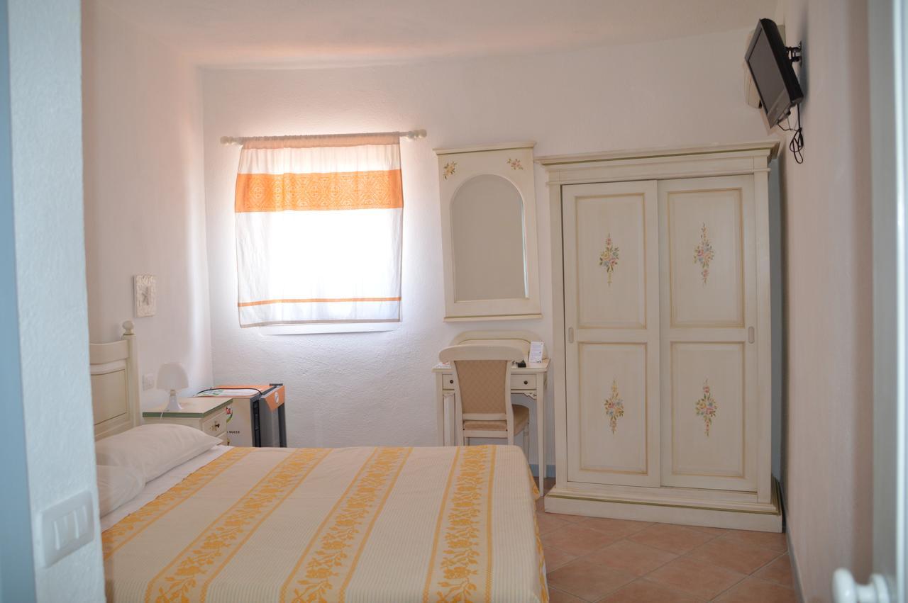 Hotel Il Timone Cugnana Buitenkant foto